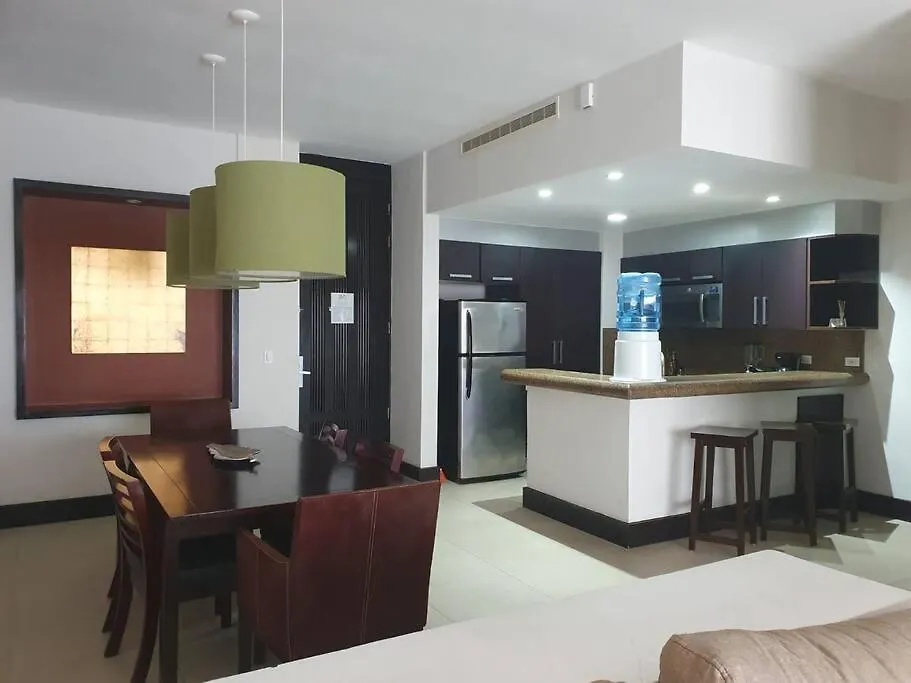 Apartment Beachfront Bliss: 2Br/2Ba Seaside Living Playa del Carmen