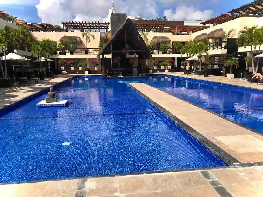 Apartment Beachfront Bliss: 2Br/2Ba Seaside Living Playa del Carmen